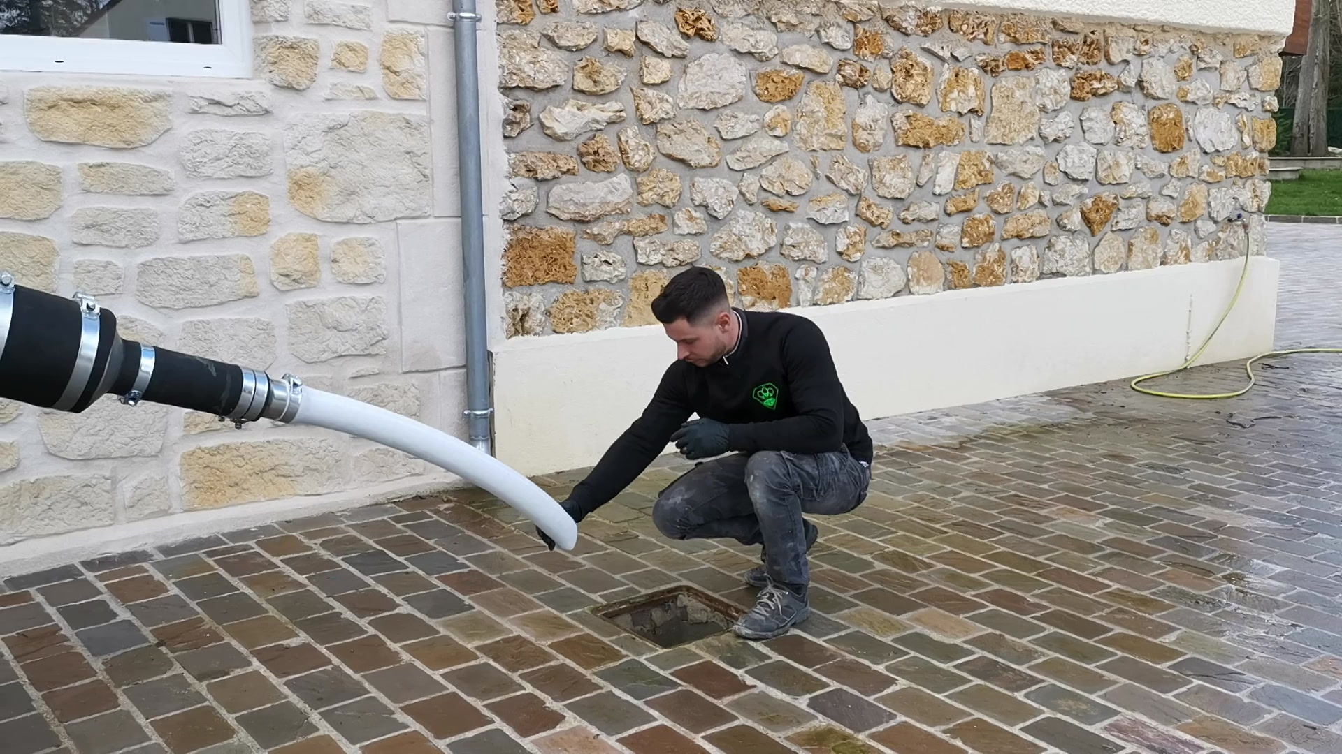 Illustration des 5 étapes importantes lors d'un chantier de chemisage de canalisation professionnel - Photo de notre partenaire Expert du Chemisage